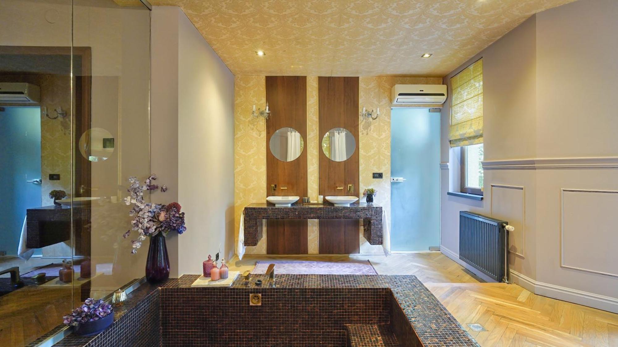 Relax In Style Boutique Hotel (Adults Only) Braşov Esterno foto