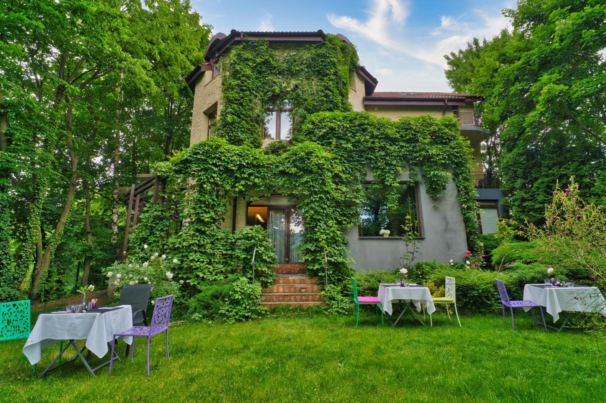 Relax In Style Boutique Hotel (Adults Only) Braşov Esterno foto